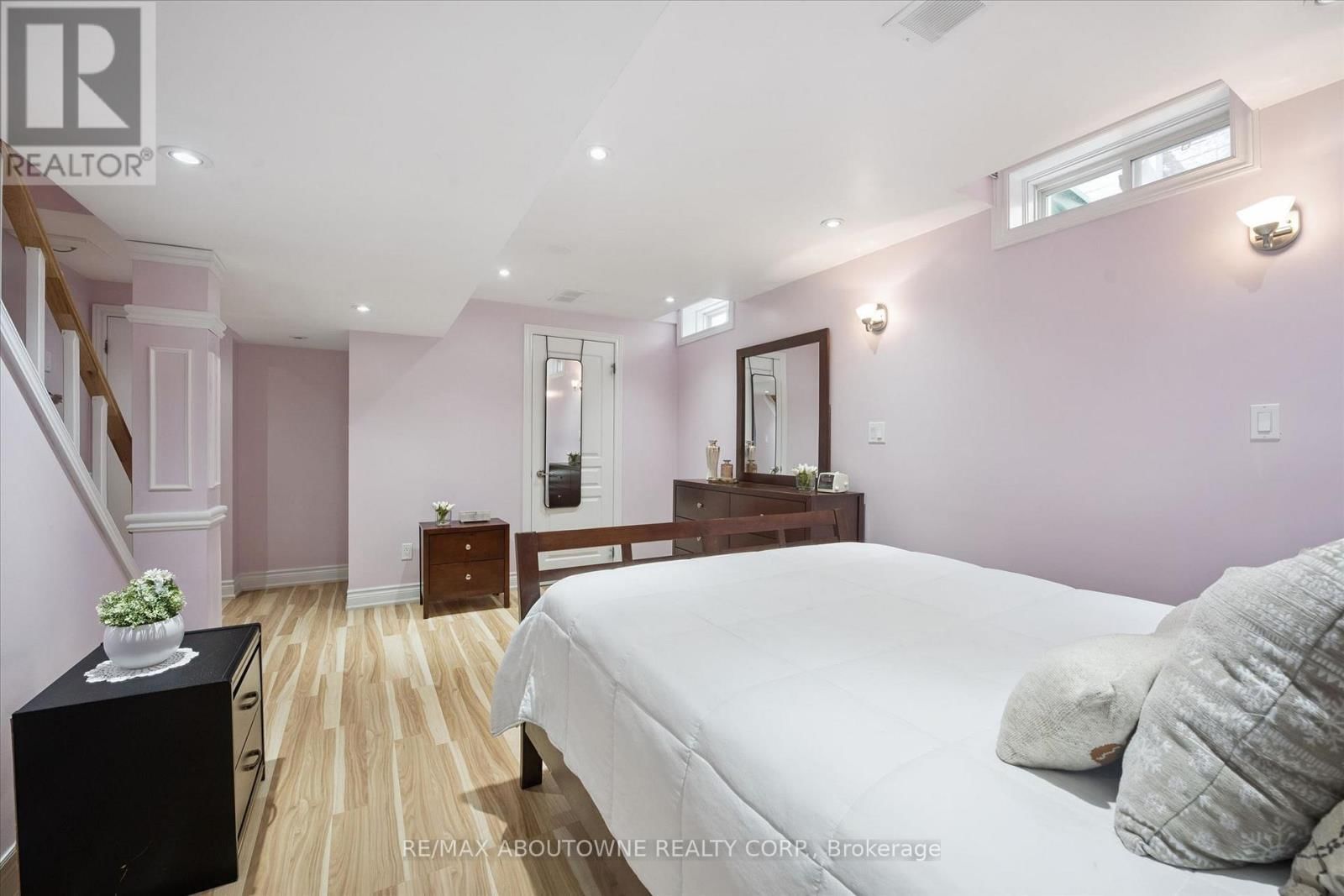 5449 ROCHELLE WAY Image 26