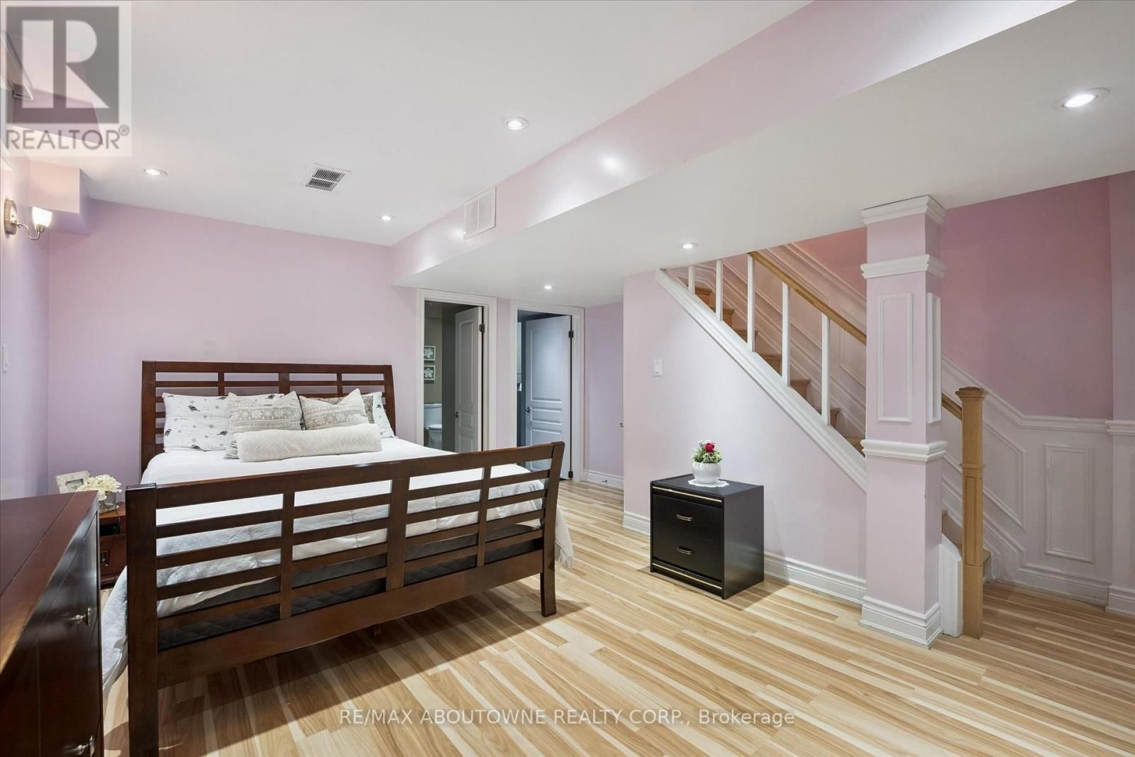 5449 ROCHELLE WAY Image 27