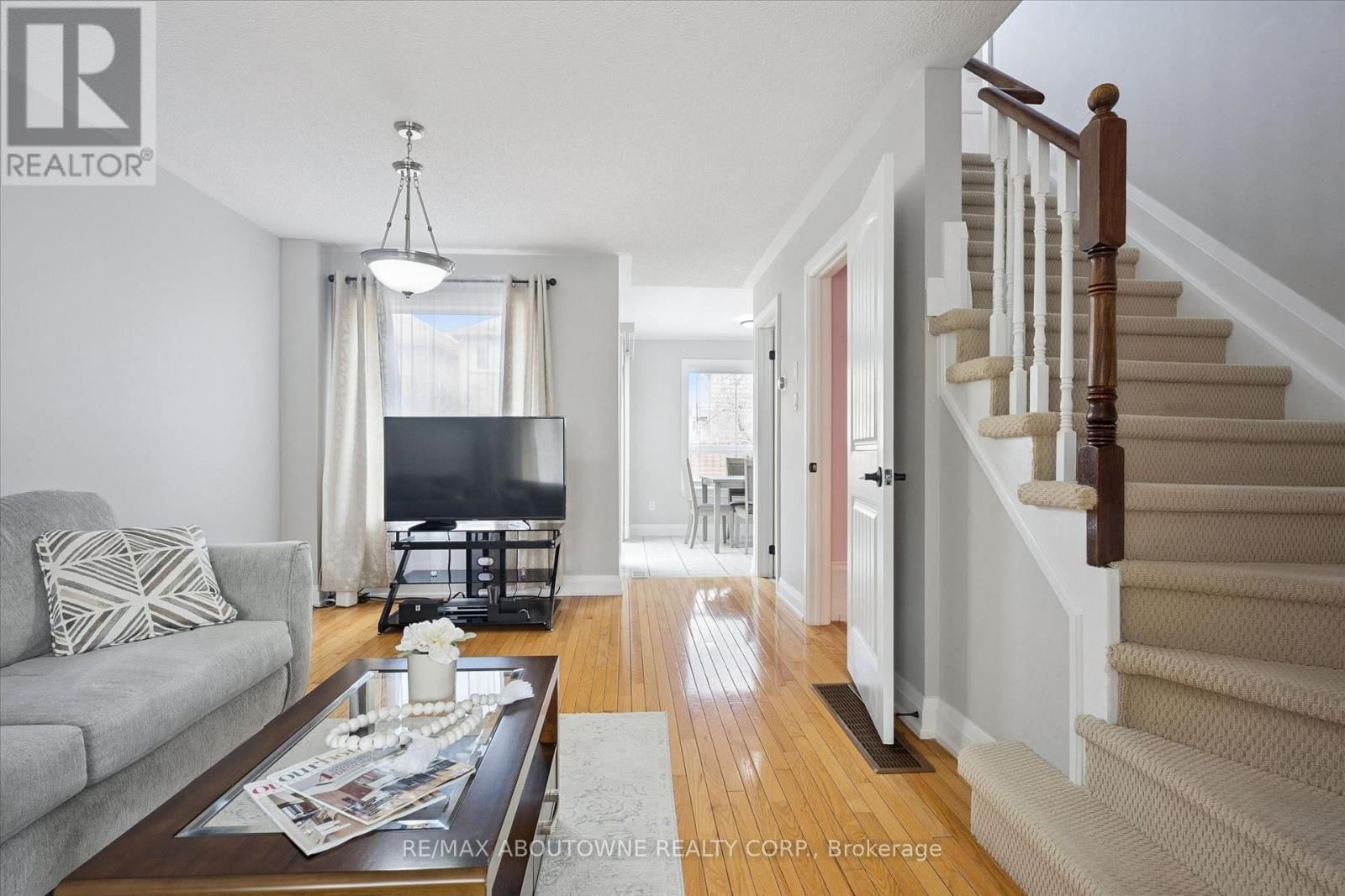 5449 ROCHELLE WAY Image 9