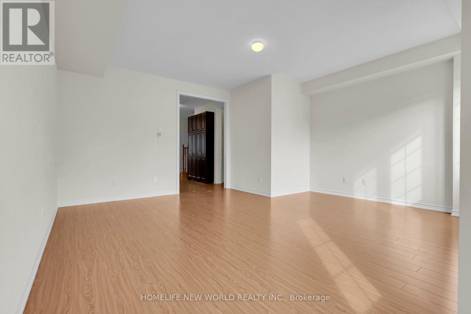 8 SHIFF CRESCENT Image 10