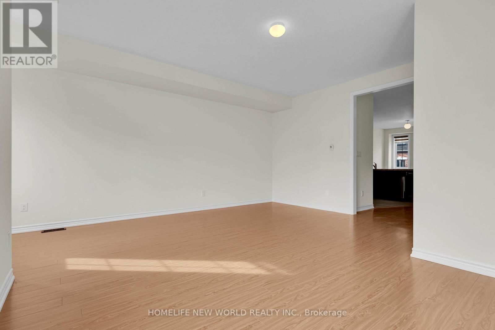 8 SHIFF CRESCENT Image 11