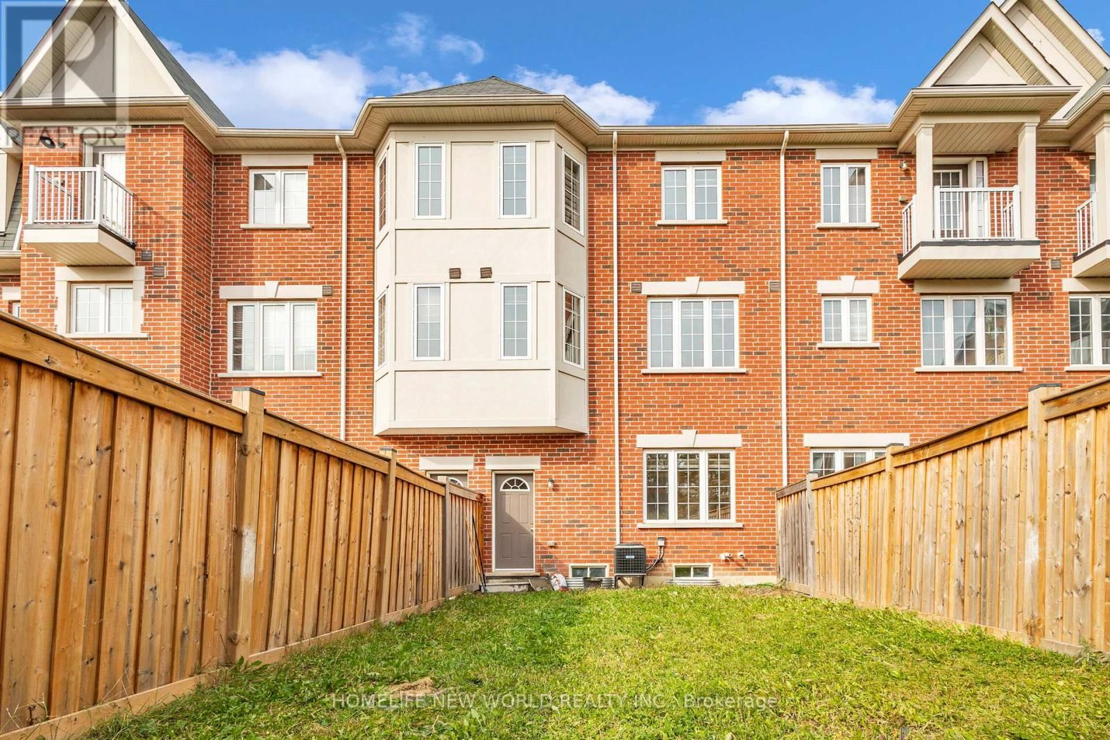 8 SHIFF CRESCENT Image 25