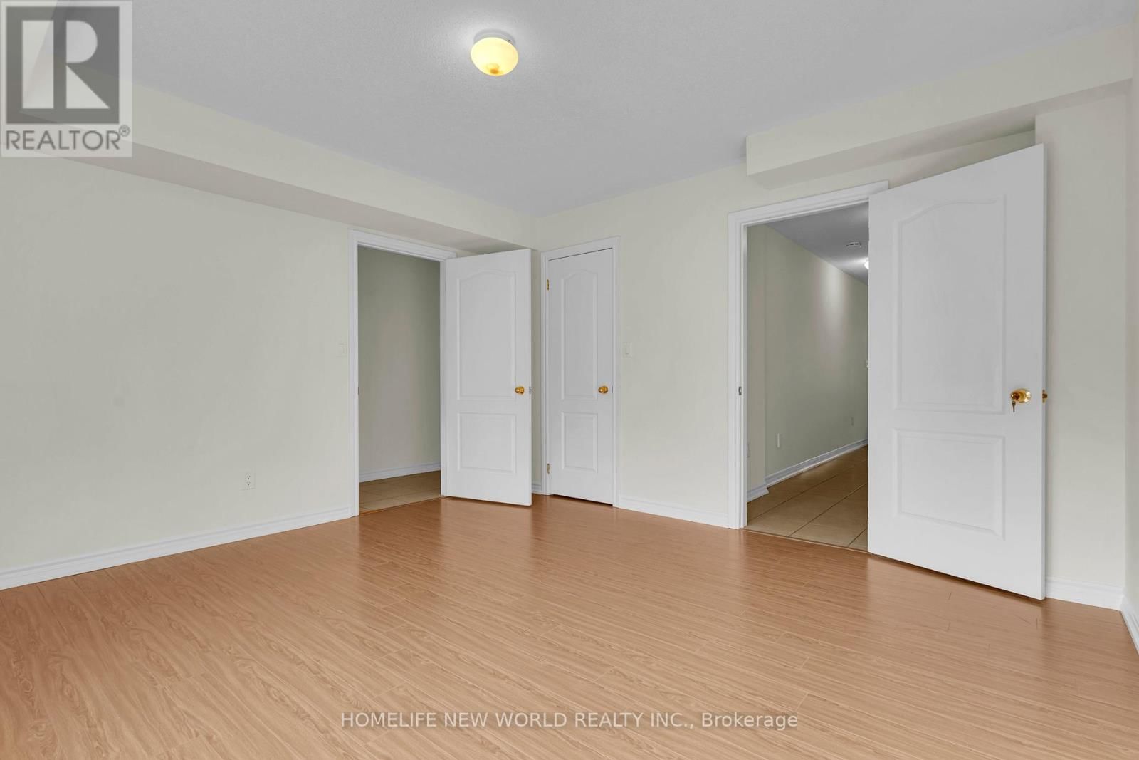 8 SHIFF CRESCENT Image 4