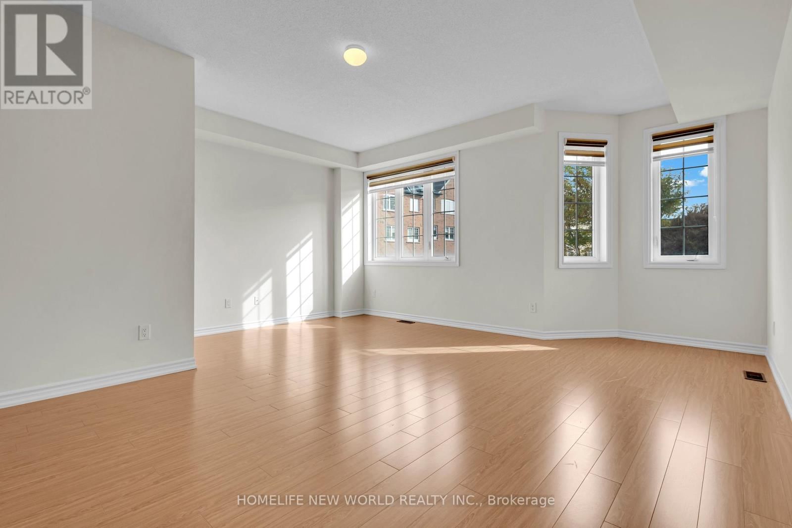 8 SHIFF CRESCENT Image 9