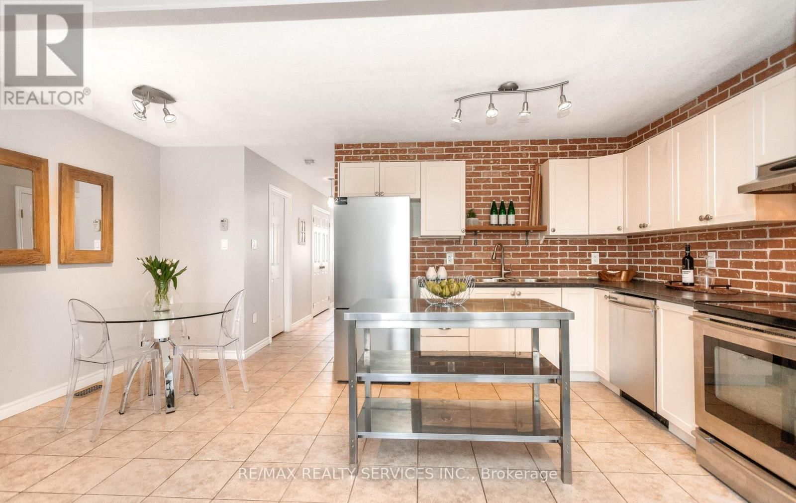 49 JAMES ARNOTT CRESCENT Image 11