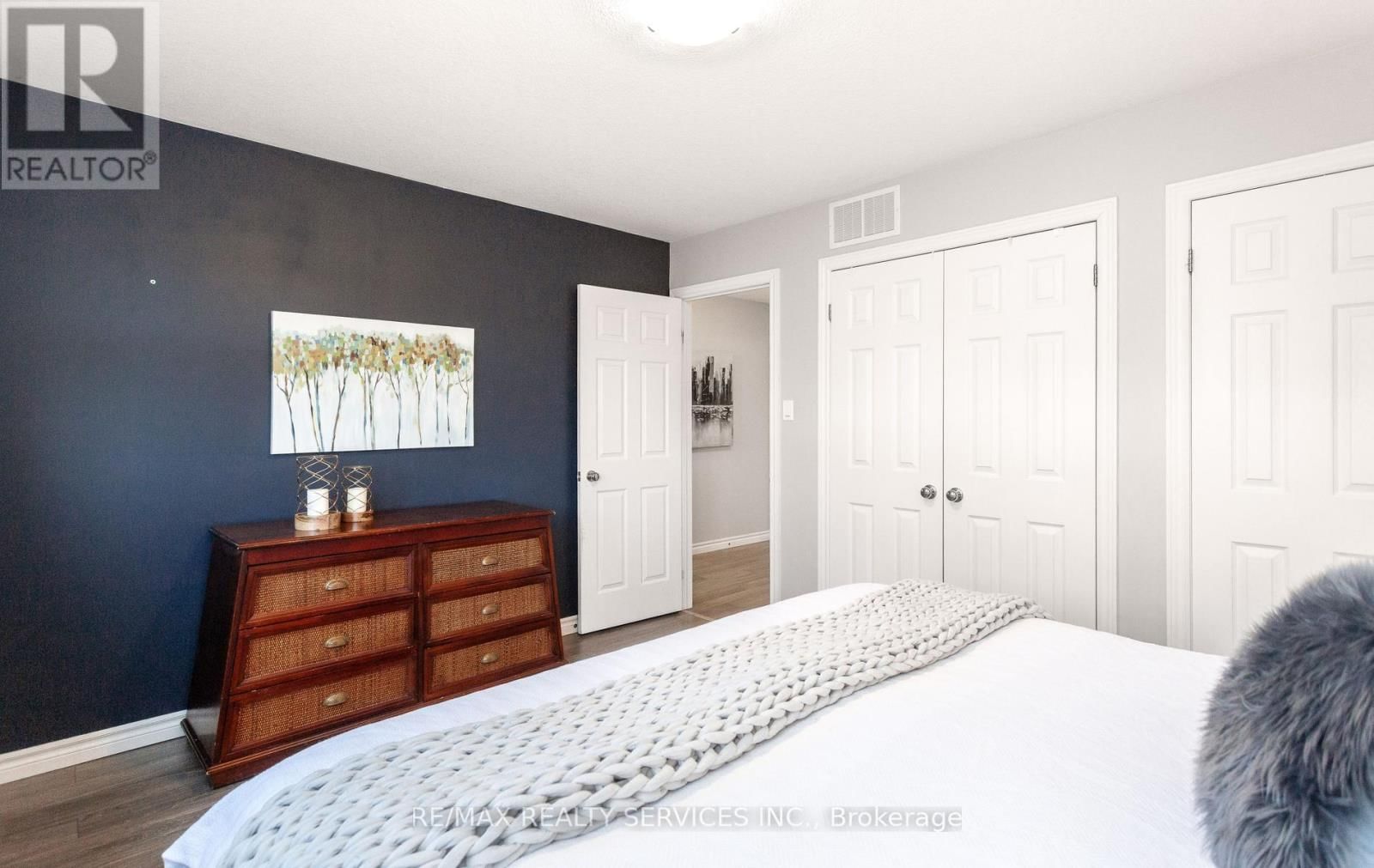 49 JAMES ARNOTT CRESCENT Image 20