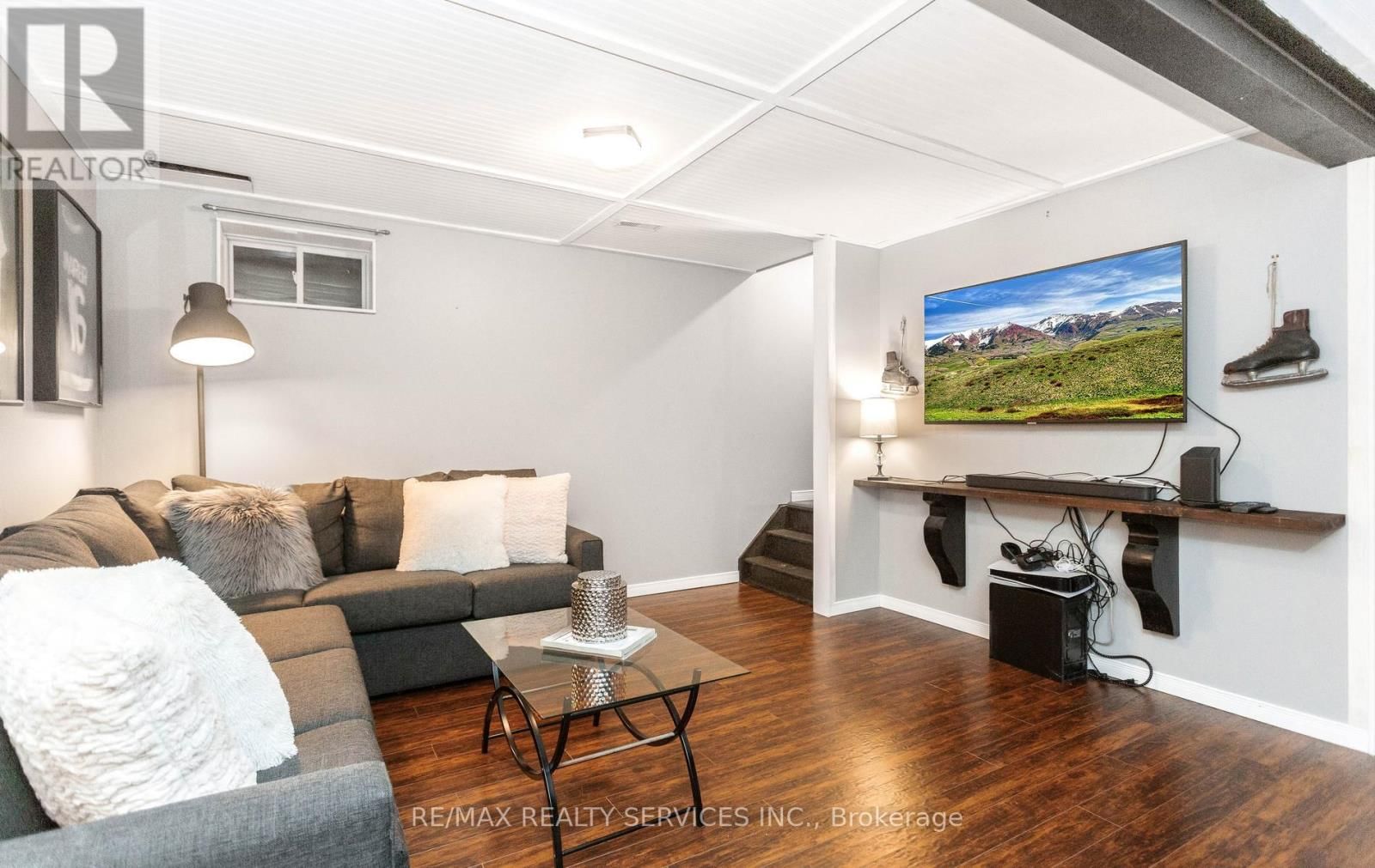 49 JAMES ARNOTT CRESCENT Image 27