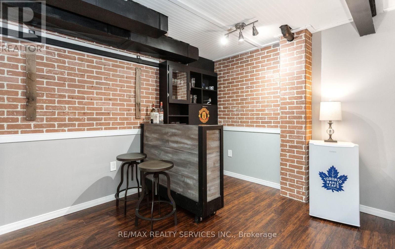 49 JAMES ARNOTT CRESCENT Image 29