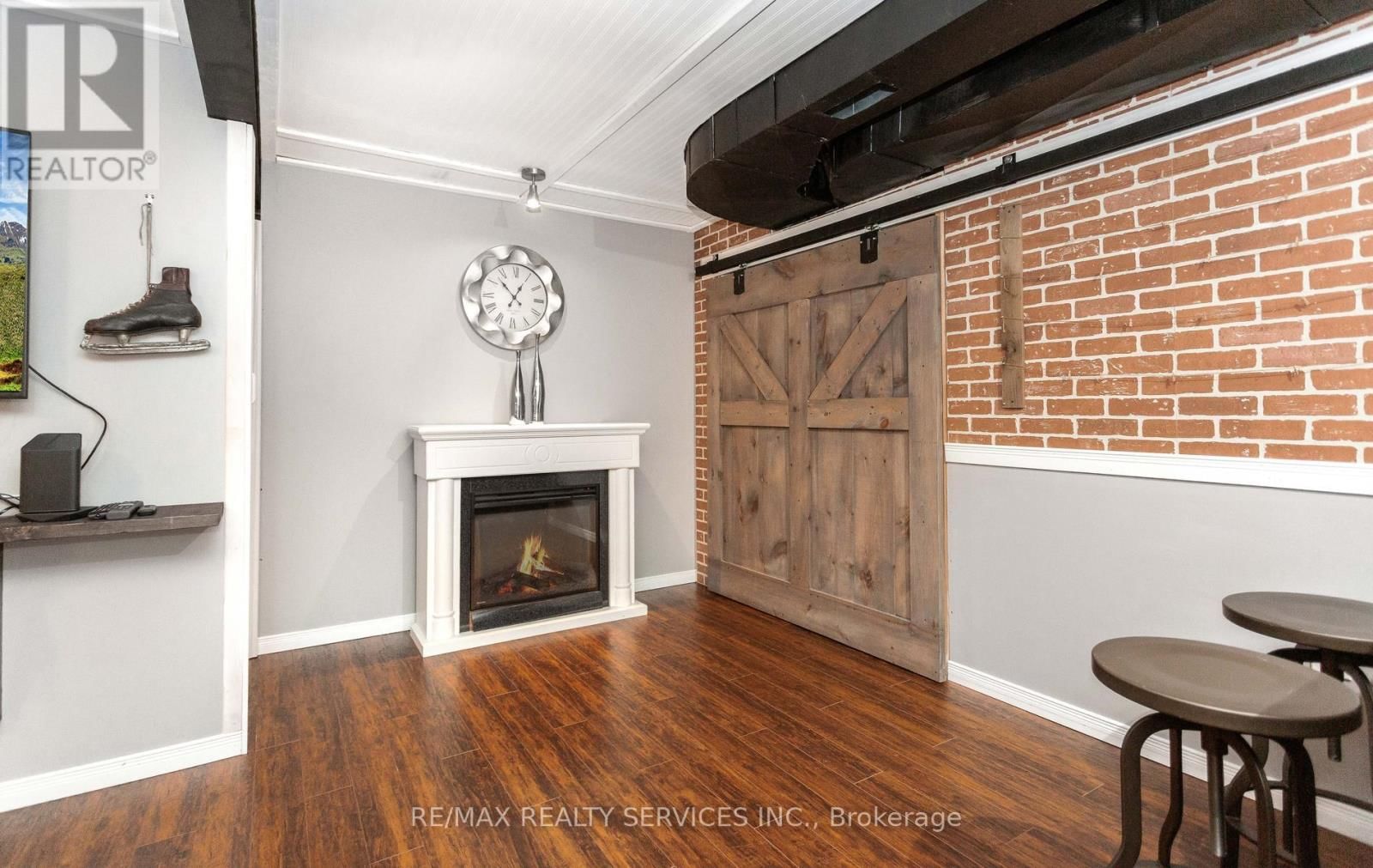 49 JAMES ARNOTT CRESCENT Image 30