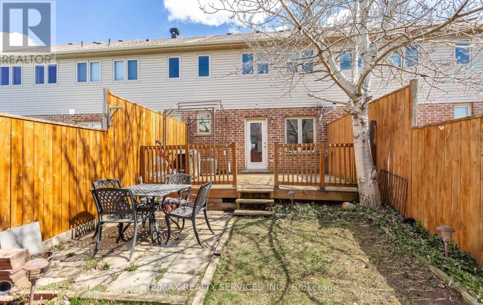 49 JAMES ARNOTT CRESCENT Image 33