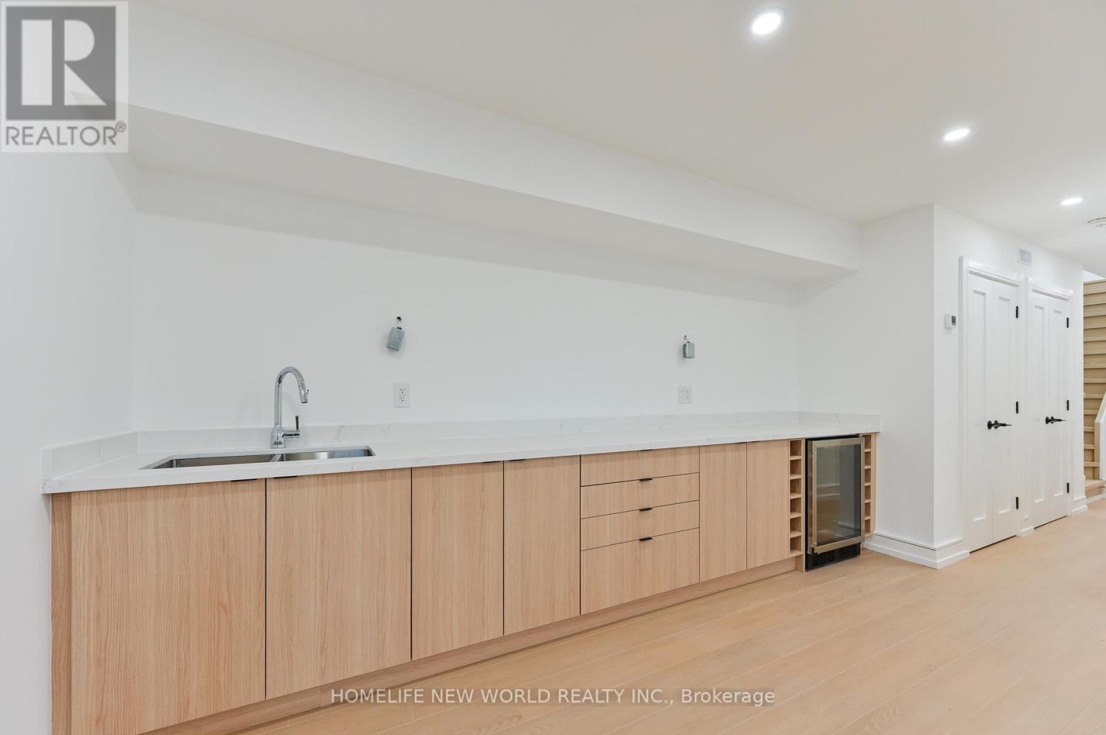 102 - 59 LUNNESS ROAD Image 15