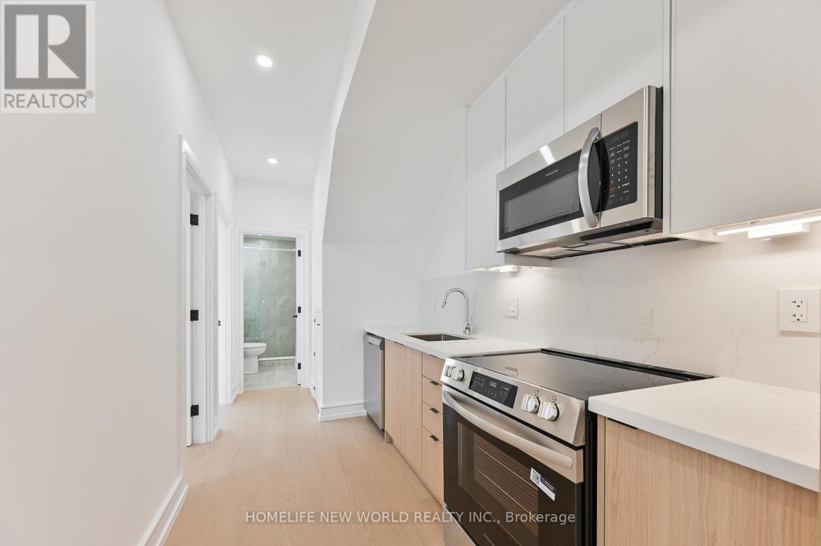 102 - 59 LUNNESS ROAD Image 6