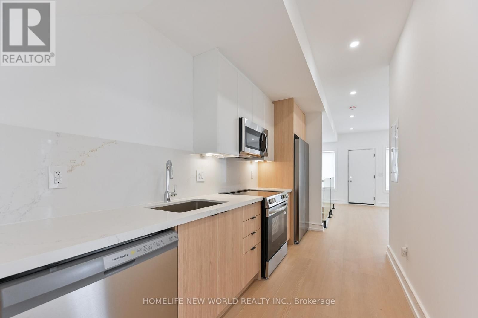 102 - 59 LUNNESS ROAD Image 7