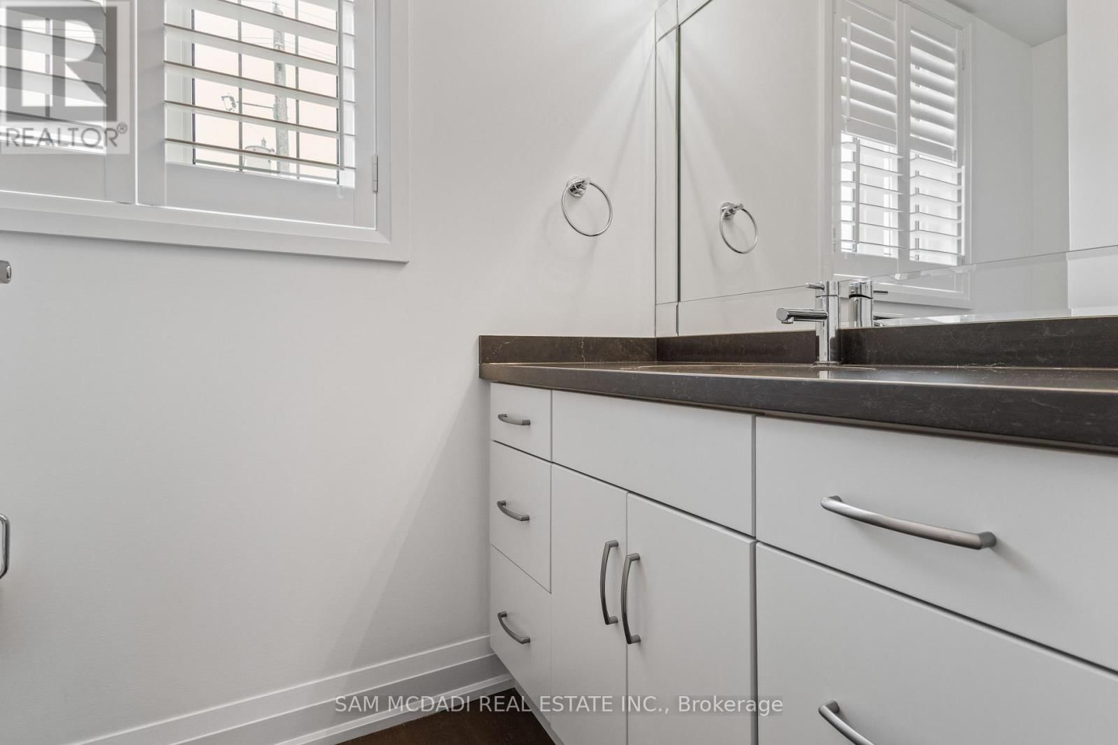 1067 SHAW DRIVE Image 16