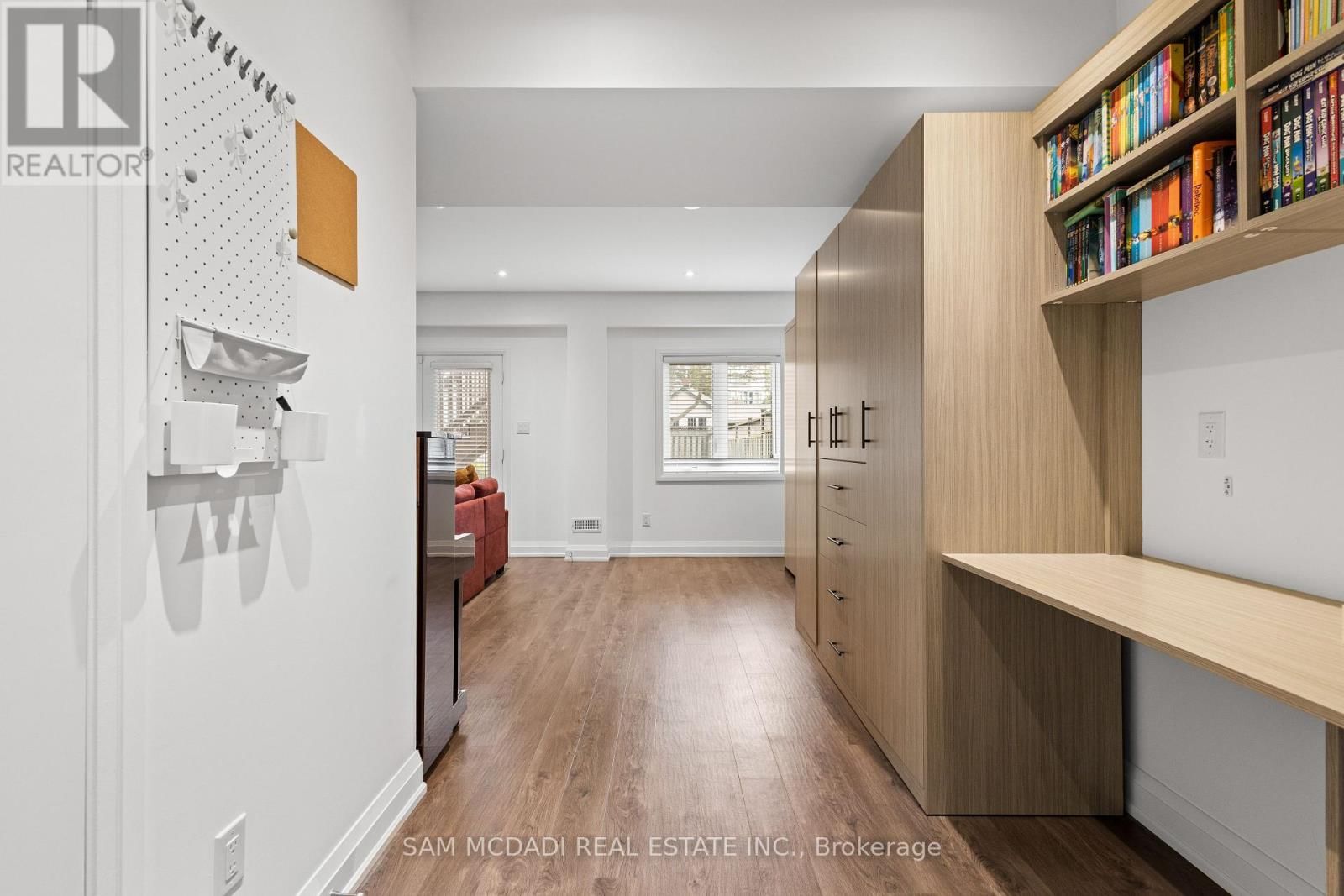 1067 SHAW DRIVE Image 28