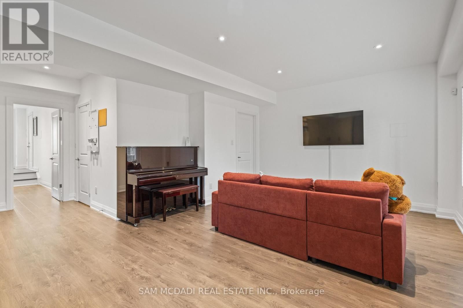 1067 SHAW DRIVE Image 29