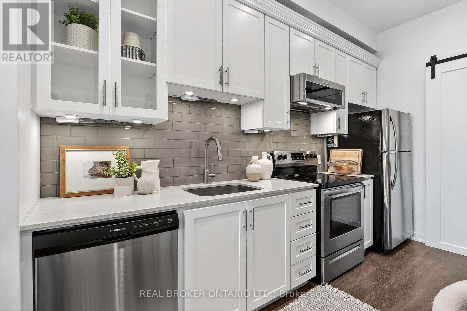 418 - 4040 UPPER MIDDLE ROAD Image 18