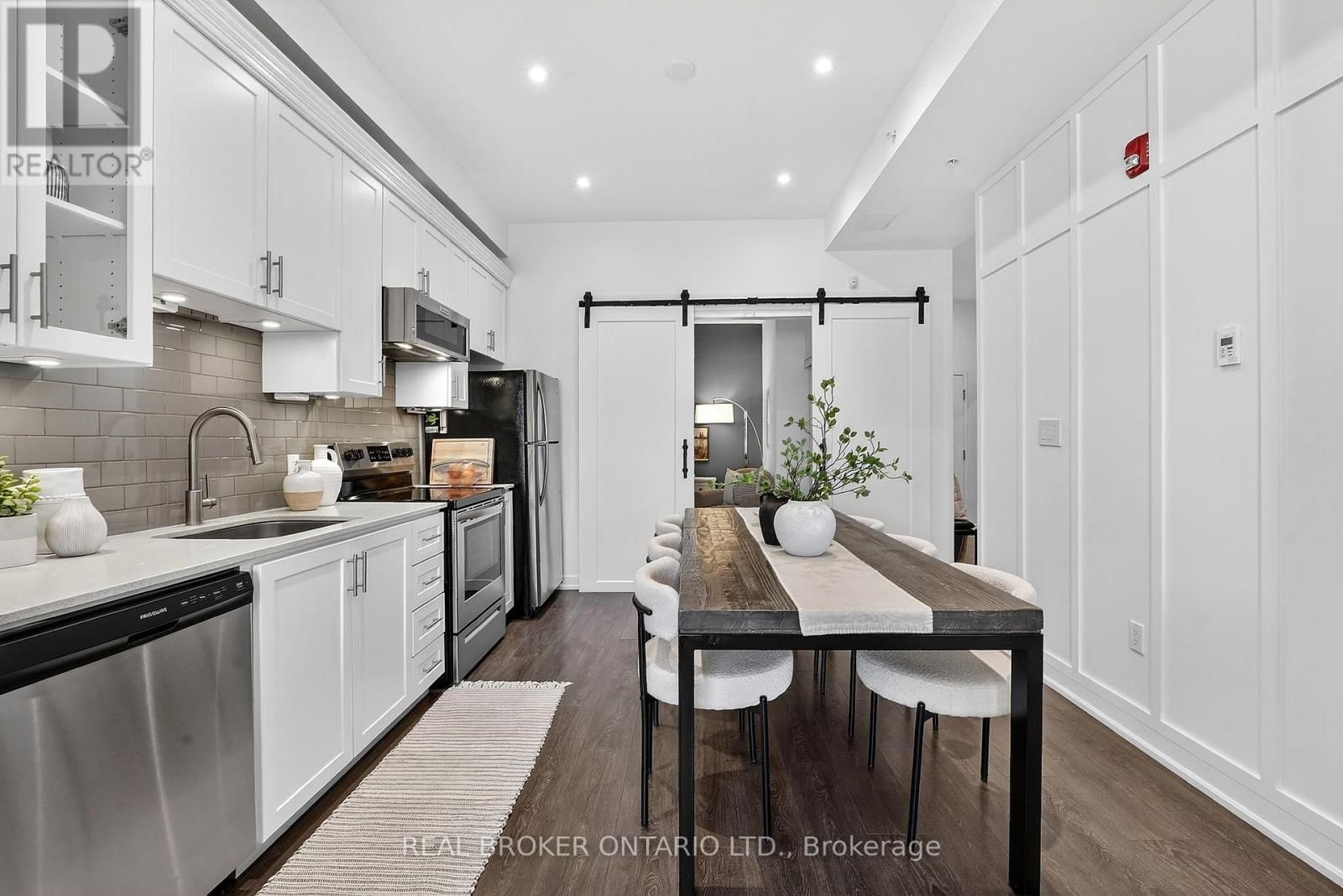 418 - 4040 UPPER MIDDLE ROAD Image 19