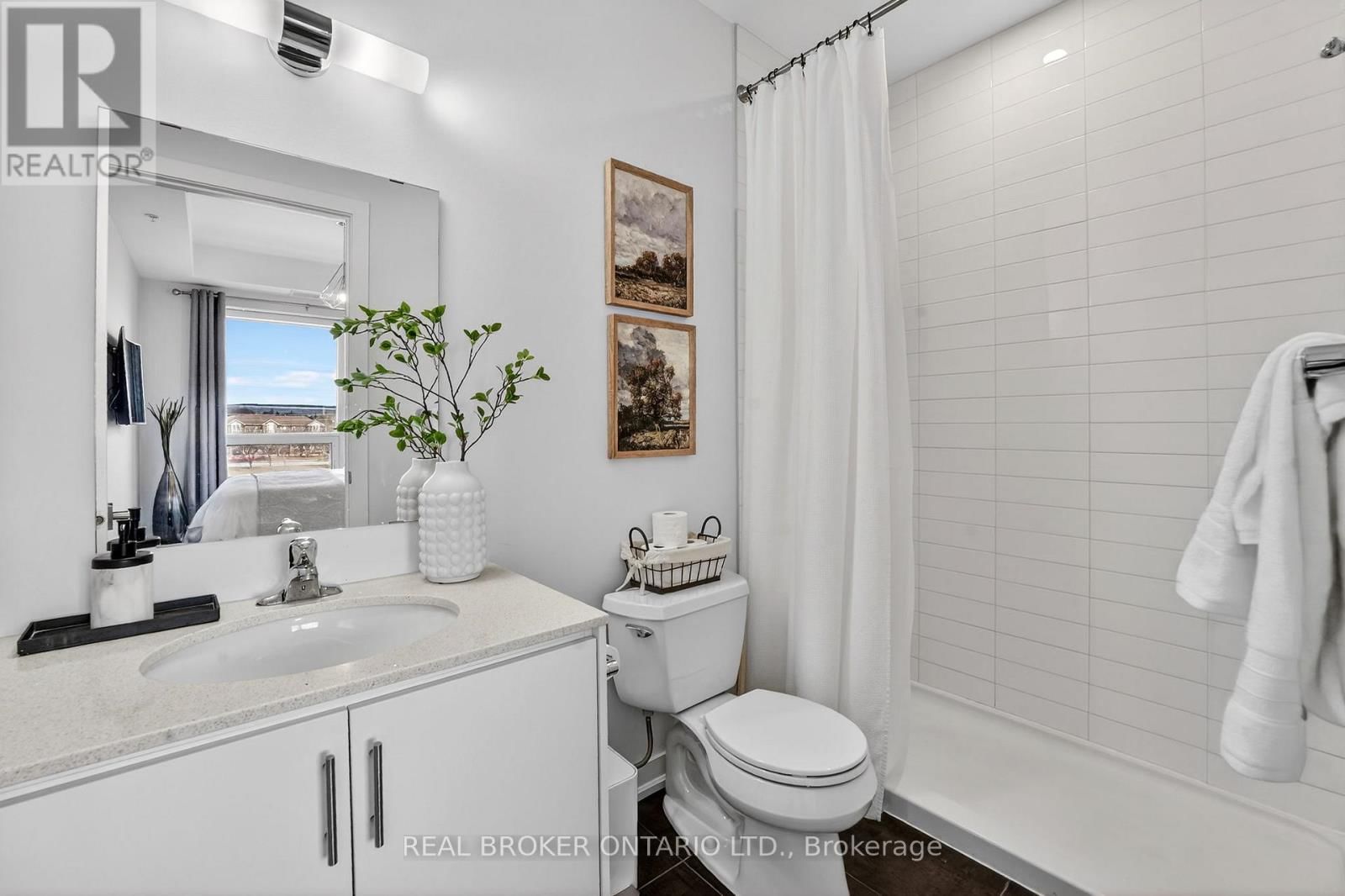 418 - 4040 UPPER MIDDLE ROAD Image 29