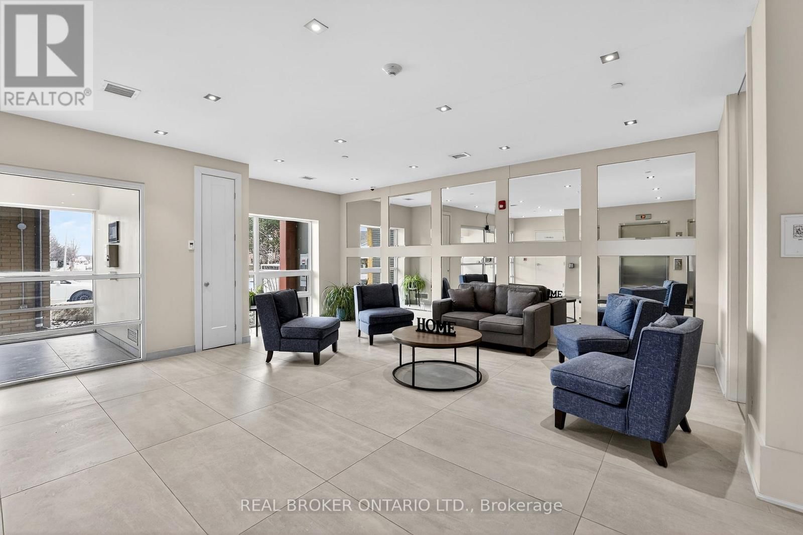 418 - 4040 UPPER MIDDLE ROAD Image 30