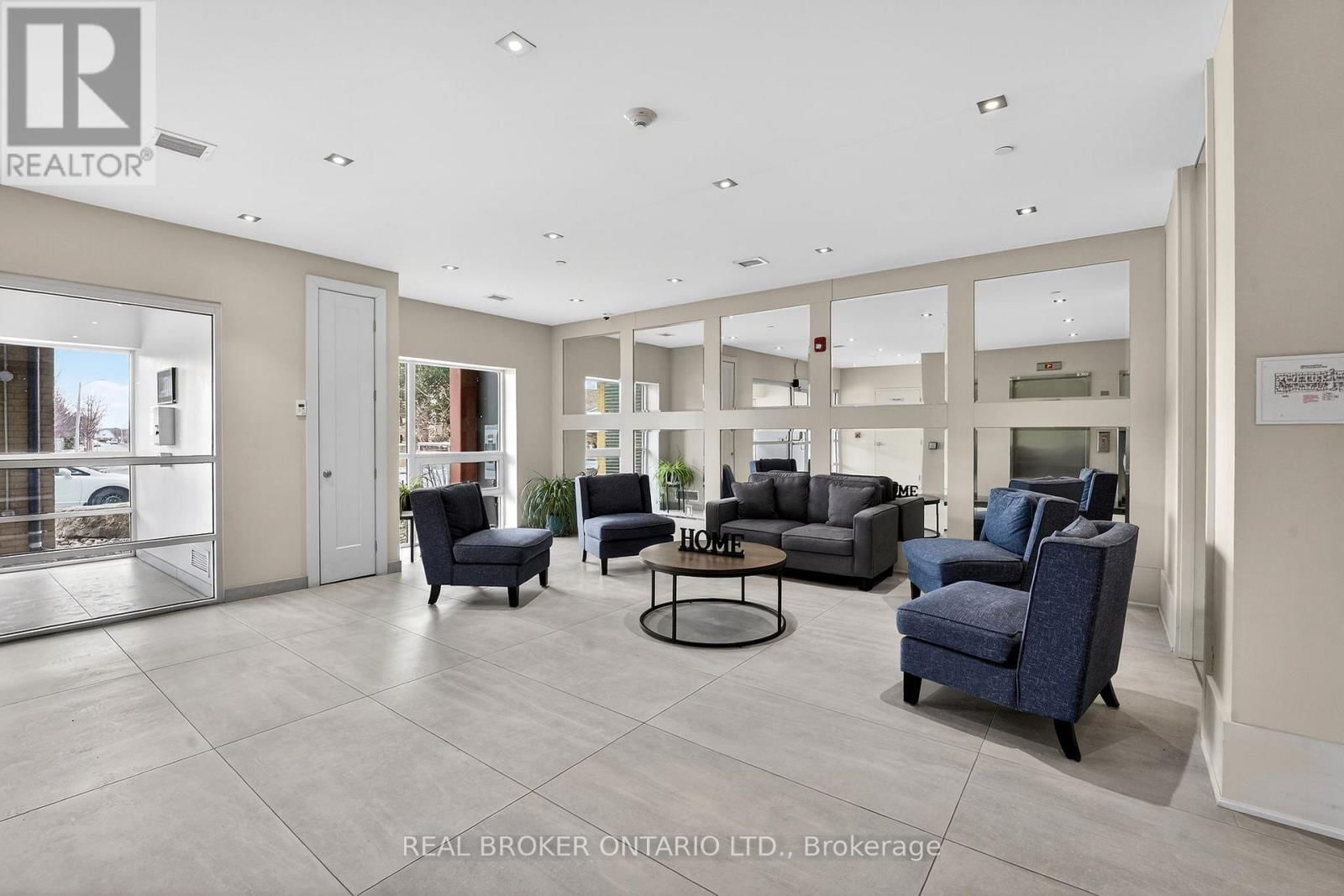 418 - 4040 UPPER MIDDLE ROAD Image 31