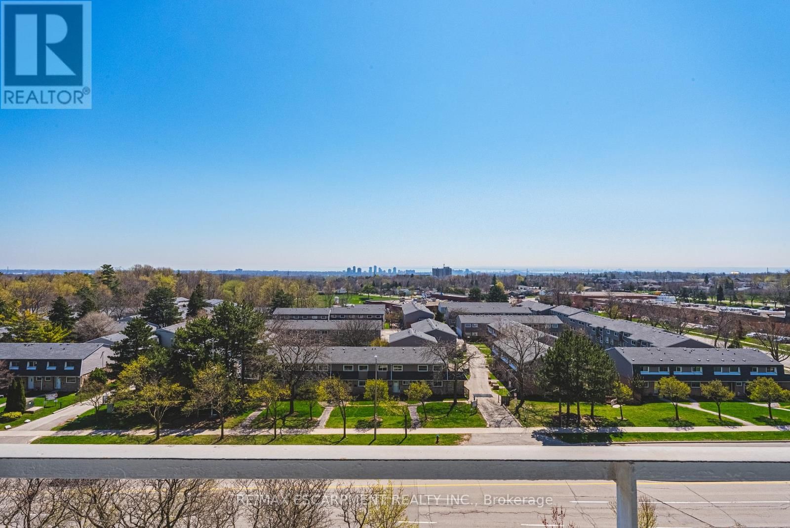 705 - 2055 UPPER MIDDLE ROAD Image 1