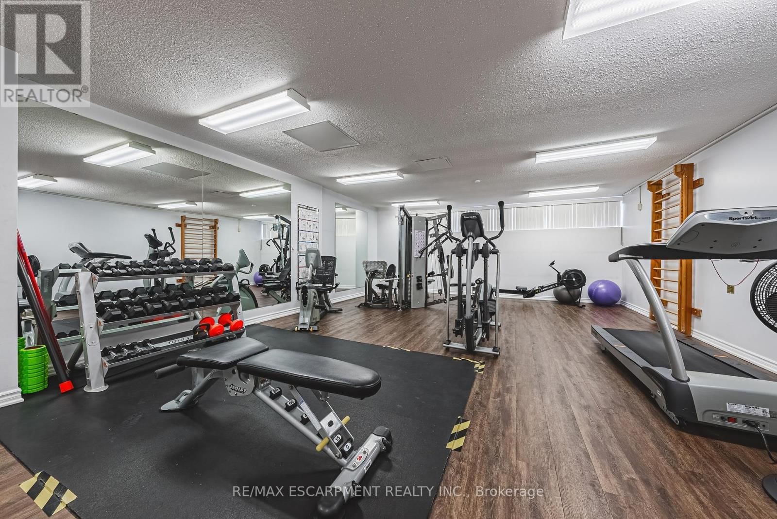 705 - 2055 UPPER MIDDLE ROAD Image 24