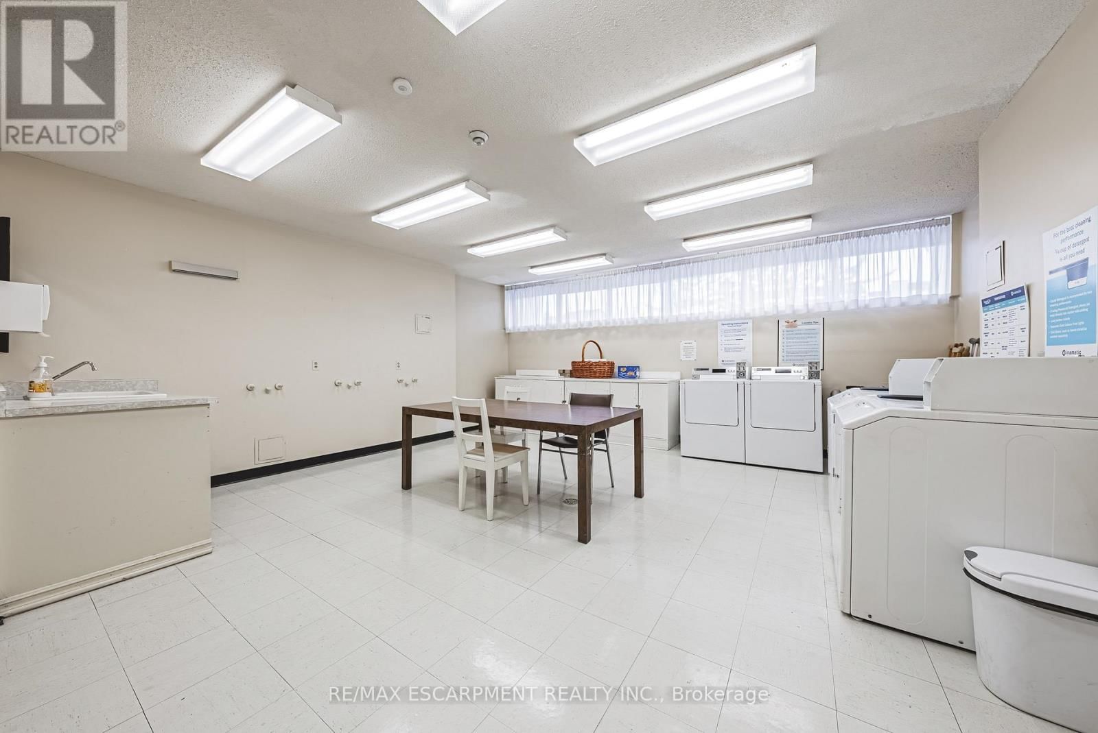 705 - 2055 UPPER MIDDLE ROAD Image 28