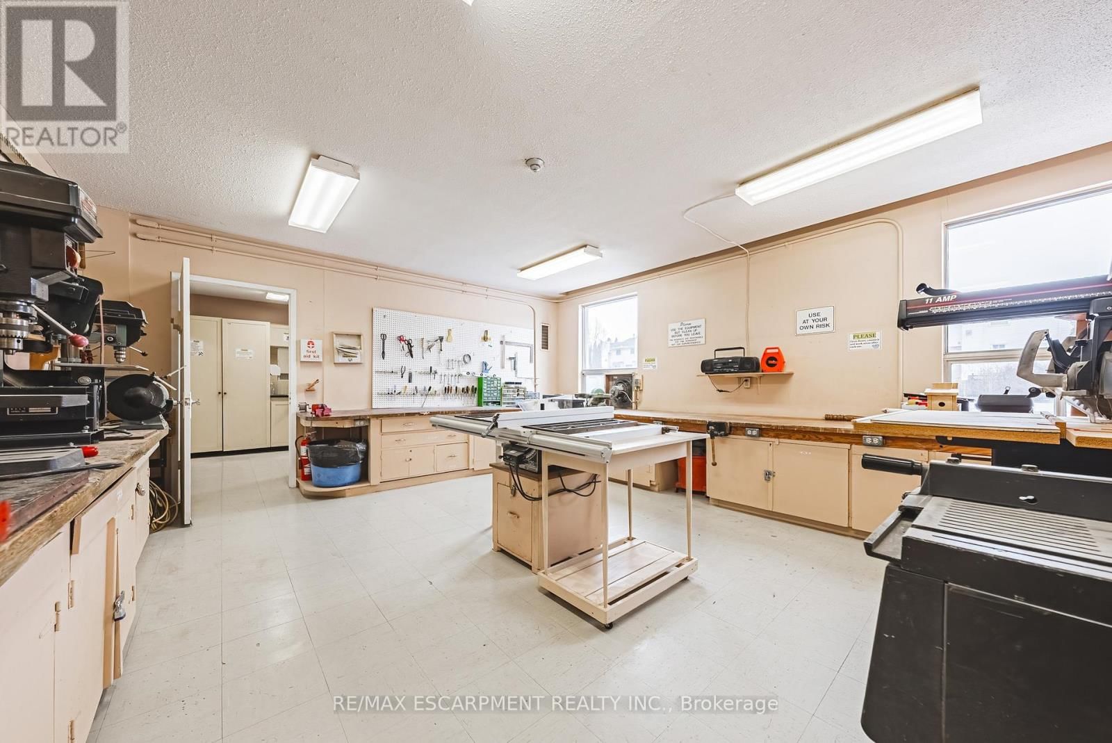 705 - 2055 UPPER MIDDLE ROAD Image 29