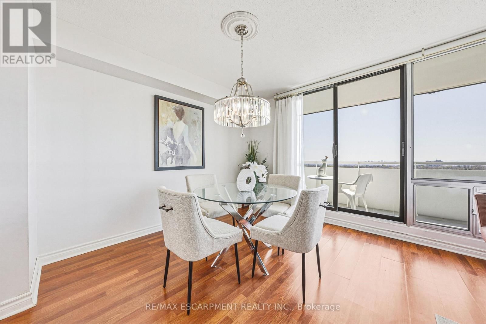 705 - 2055 UPPER MIDDLE ROAD Image 8