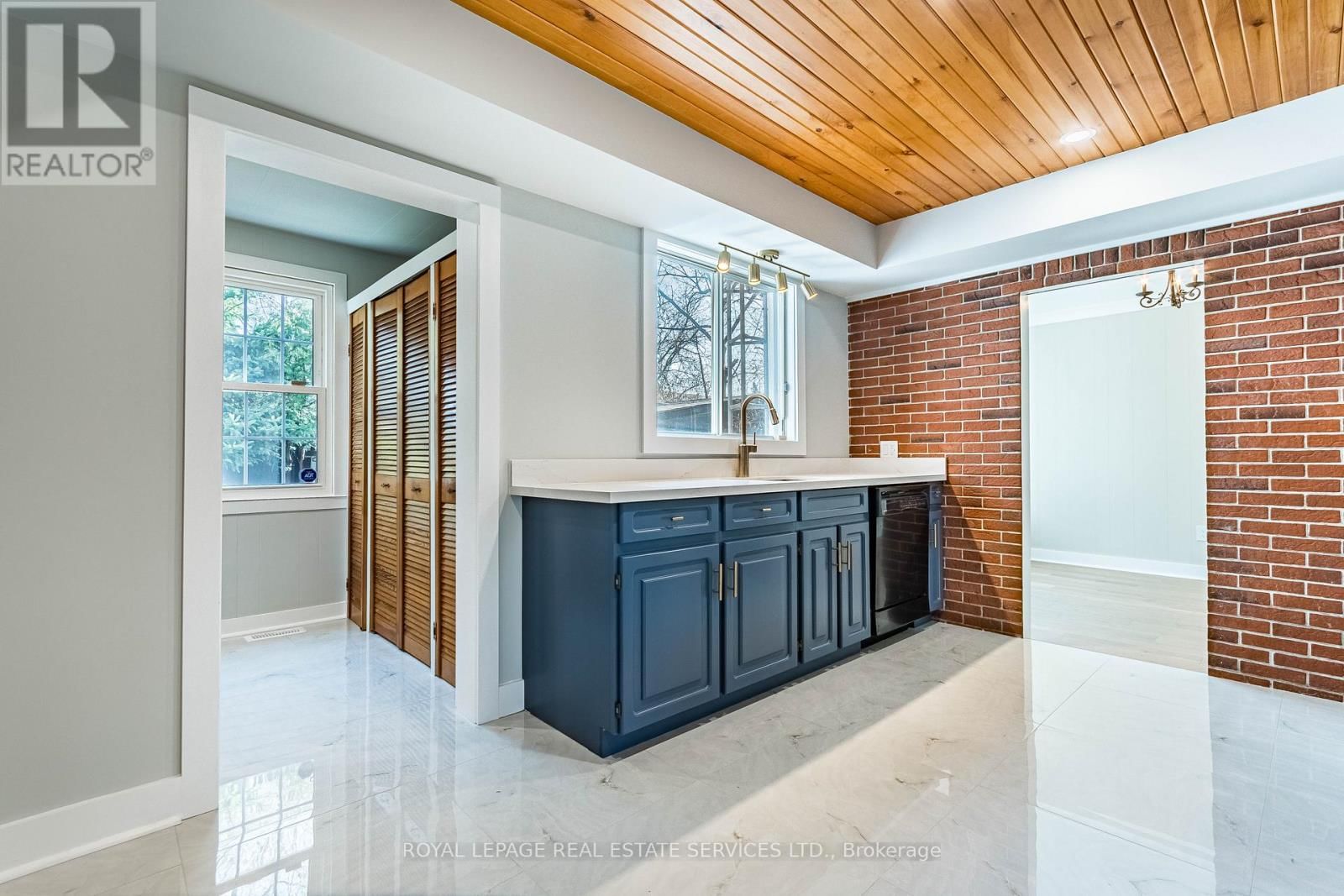 115 WILSON STREET Image 10