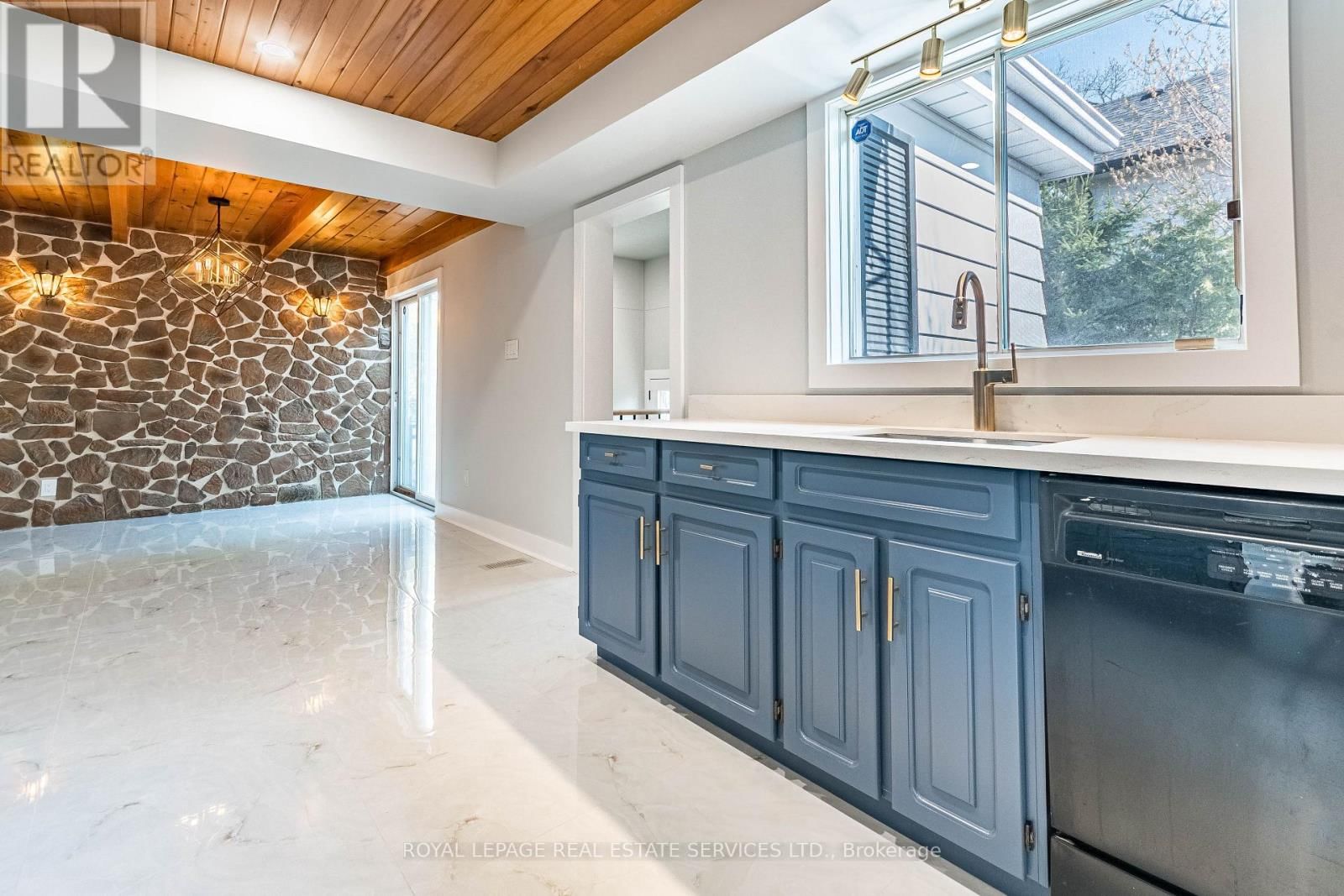 115 WILSON STREET Image 9