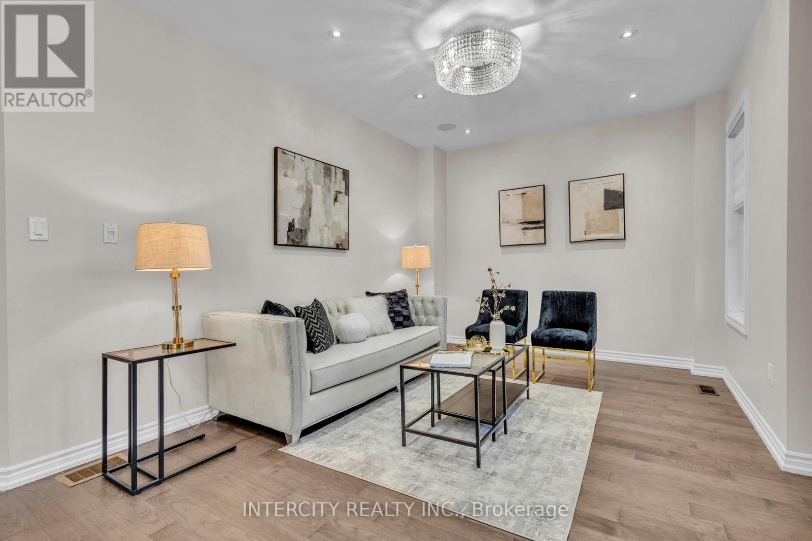 45 ROULETTE CRESCENT Image 11