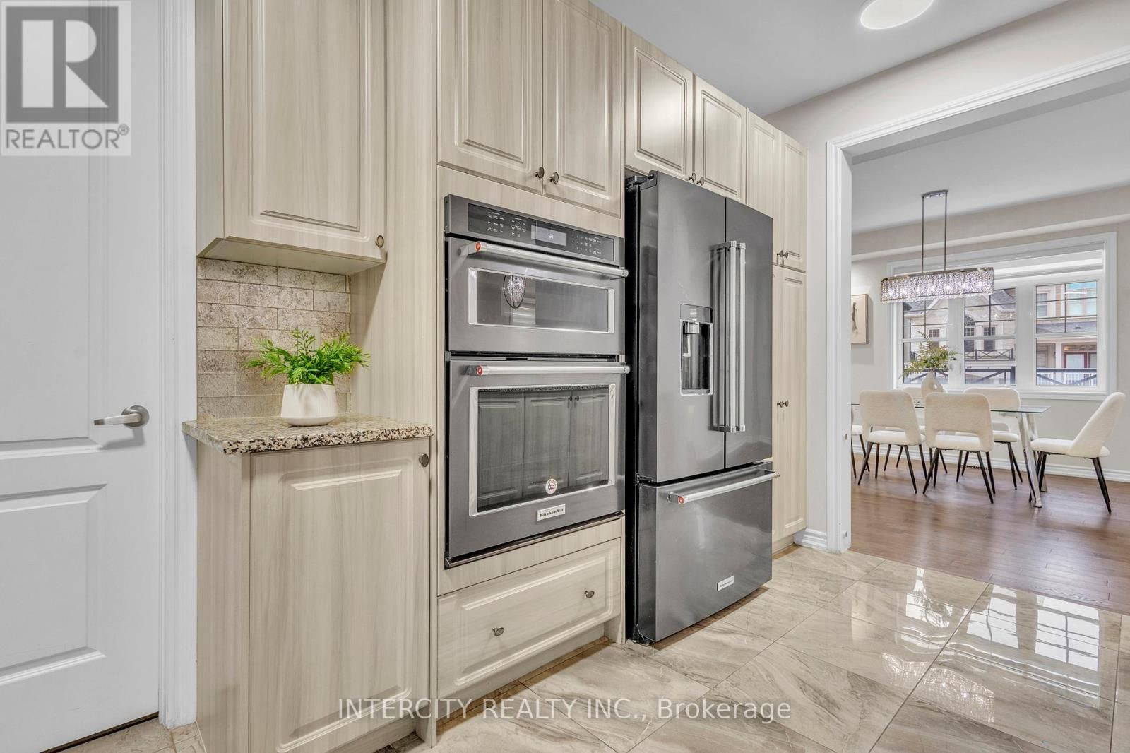 45 ROULETTE CRESCENT Image 21