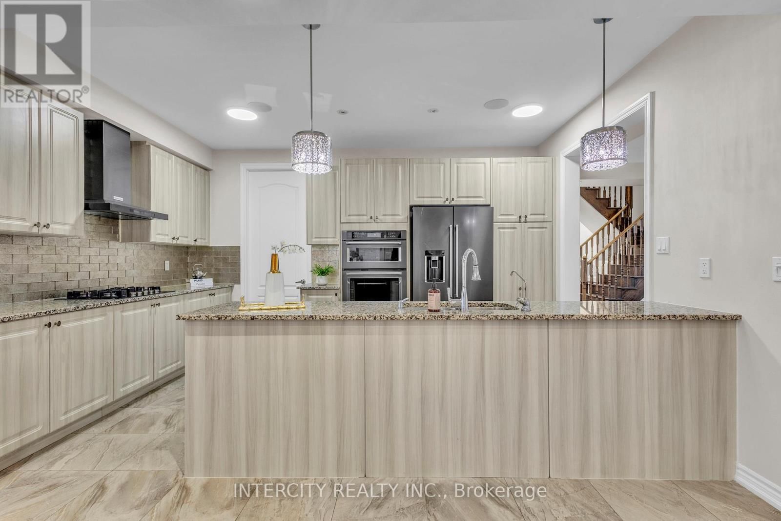 45 ROULETTE CRESCENT Image 23