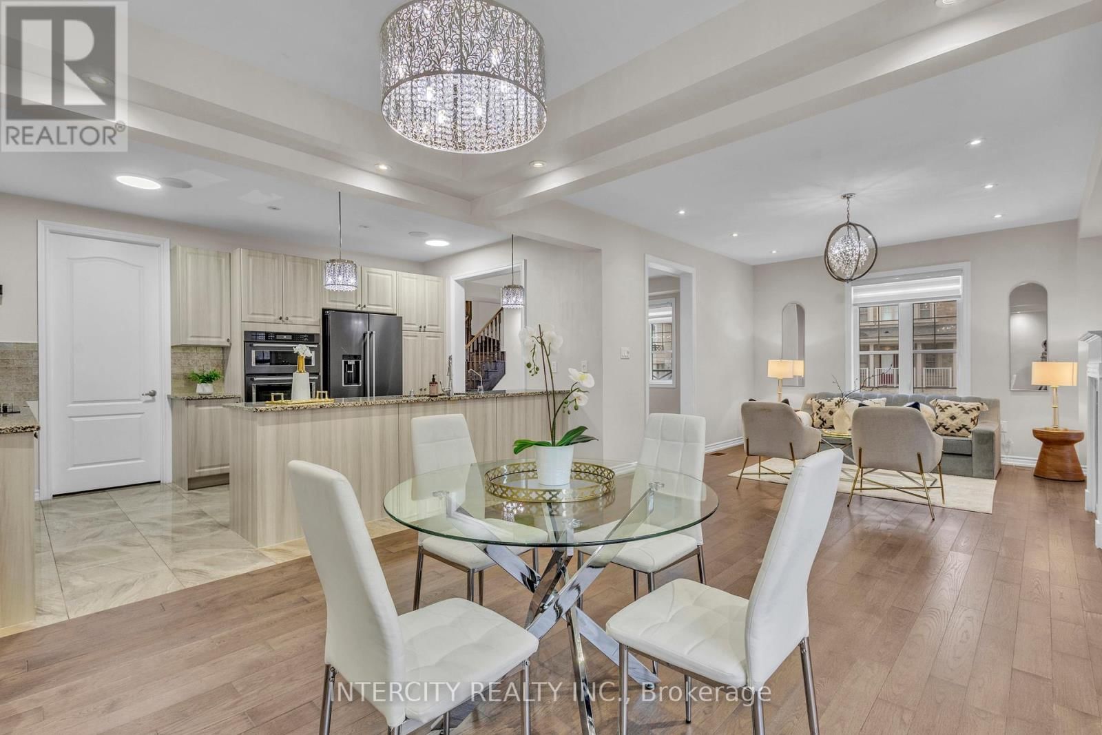 45 ROULETTE CRESCENT Image 24