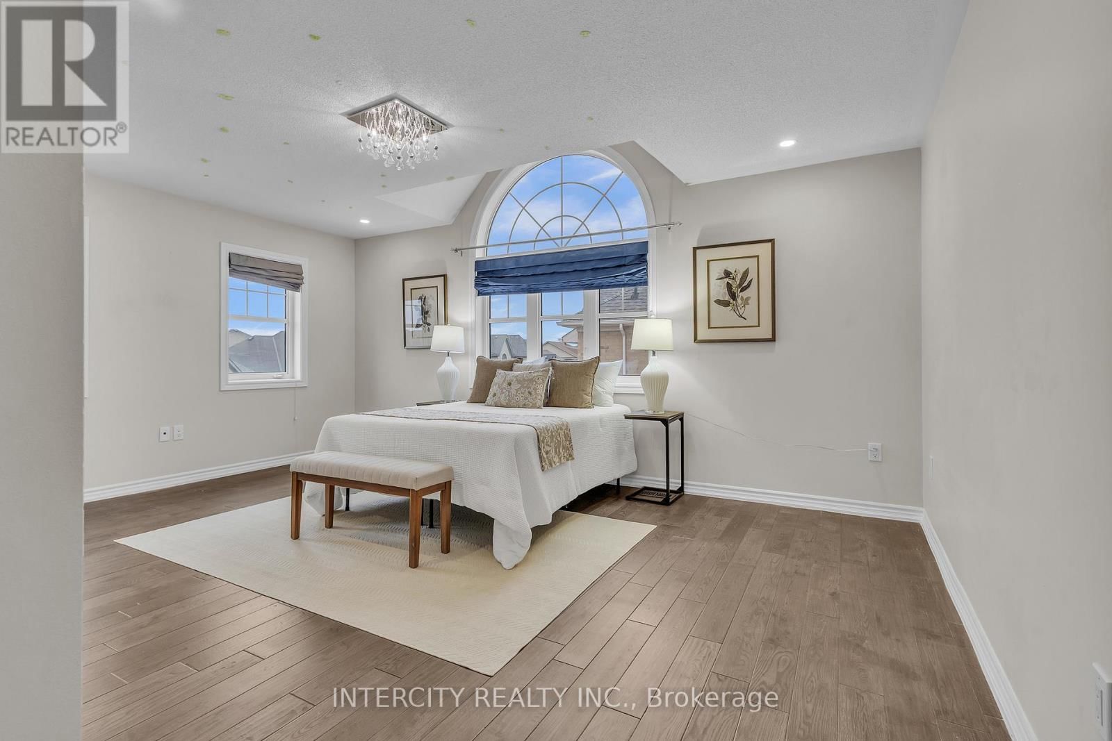 45 ROULETTE CRESCENT Image 30