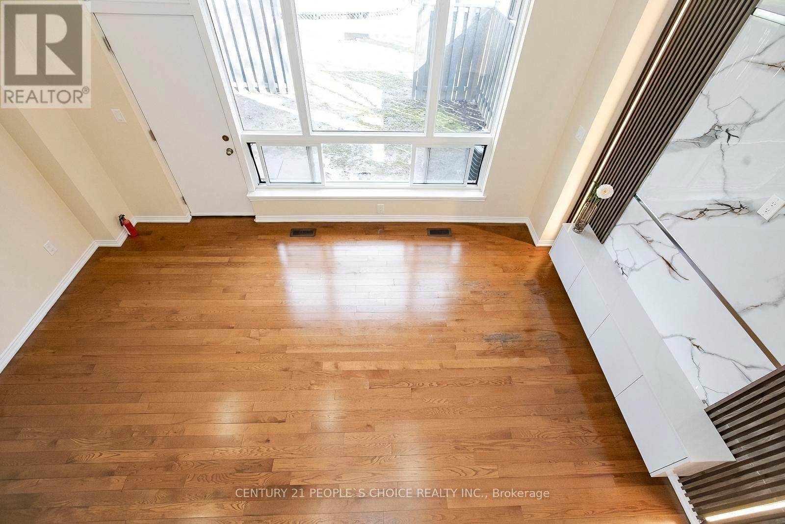 117 - 23 DARRAS COURT Image 13