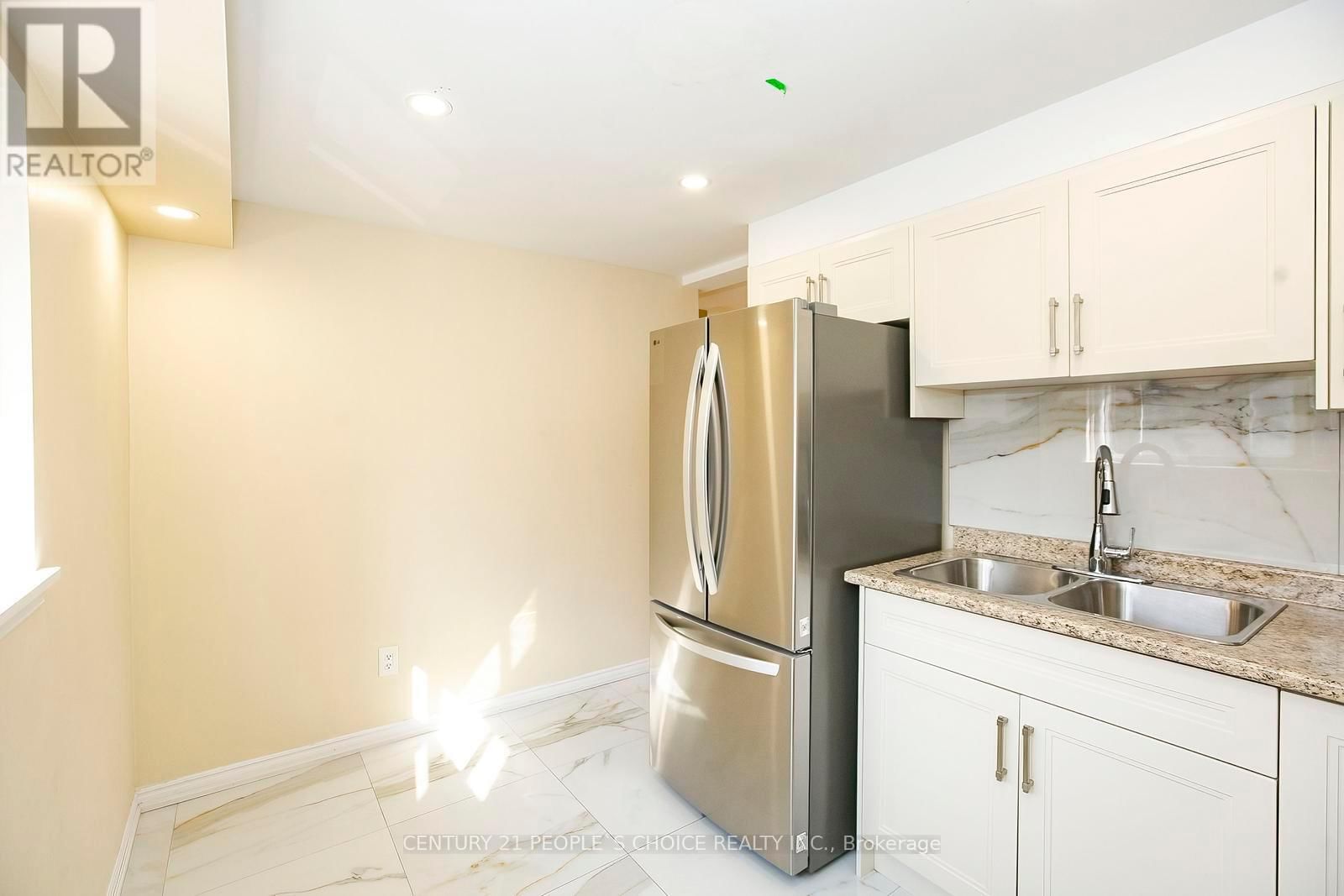 117 - 23 DARRAS COURT Image 17