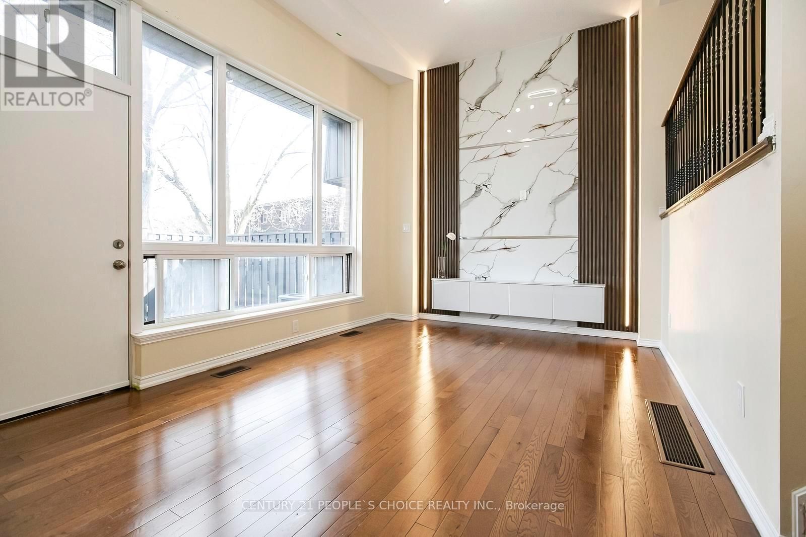 117 - 23 DARRAS COURT Image 6