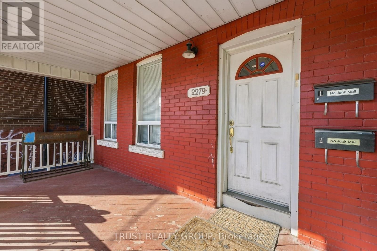 2279 DUNDAS STREET WEST Image 3