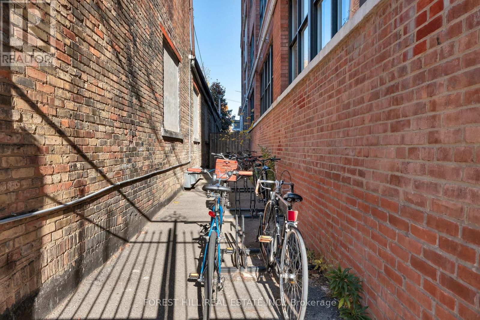105 - 2154 DUNDAS STREET WEST Image 3