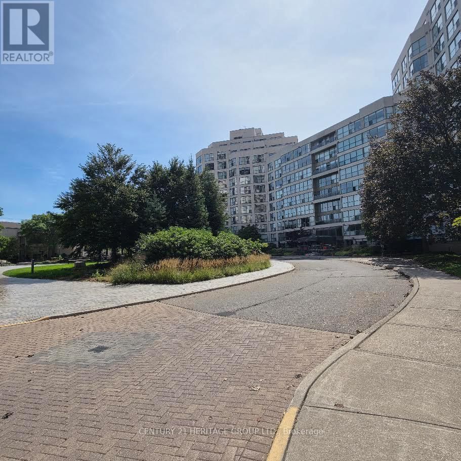 610 - 2267 LAKESHORE BOULEVARD WEST Image 3