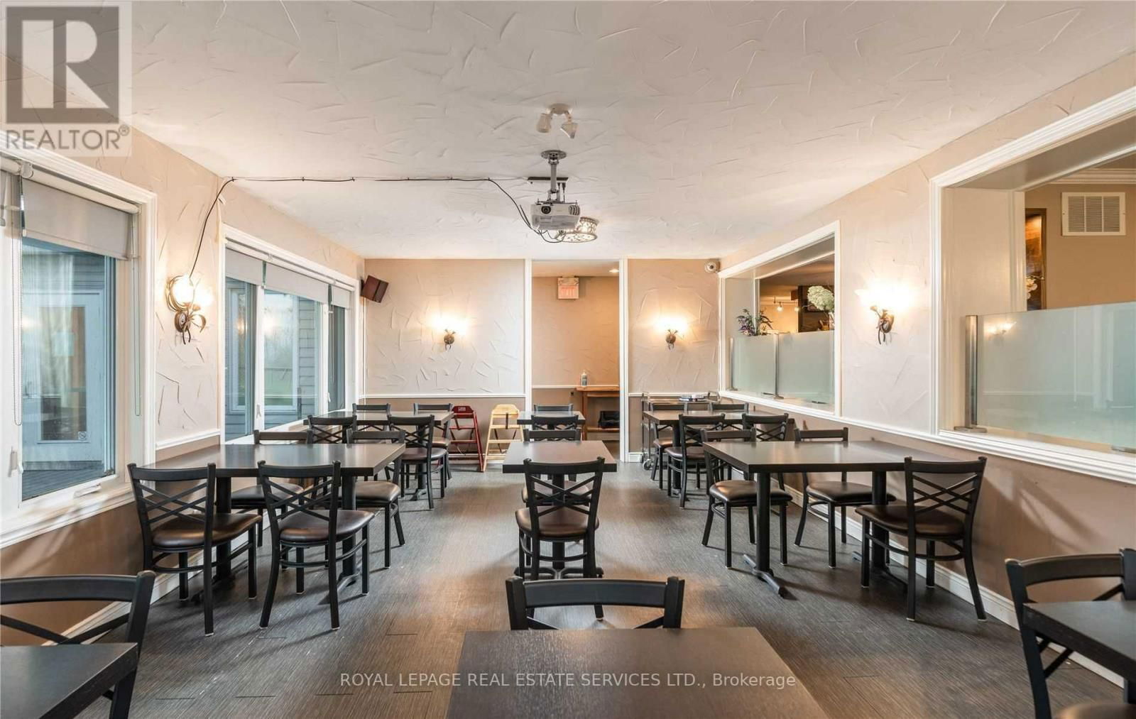 Image #1 of Restaurant for Sale at 4448 Guelph Line, Burlington, Ontario