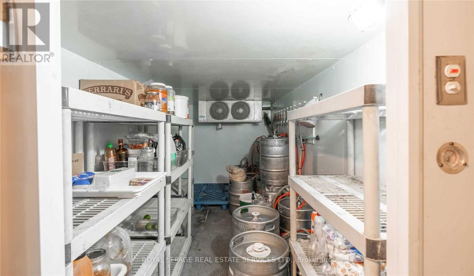 Image #1 of Restaurant for Sale at 4448 Guelph Line, Burlington, Ontario
