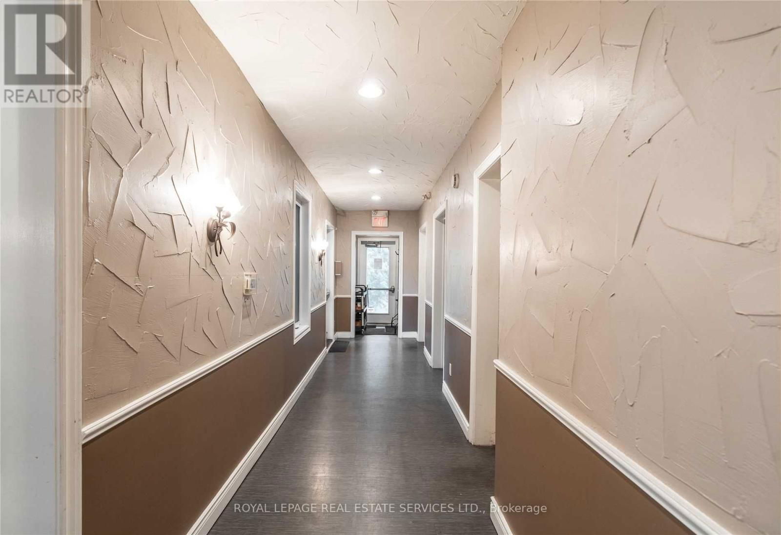 Image #1 of Restaurant for Sale at 4448 Guelph Line, Burlington, Ontario