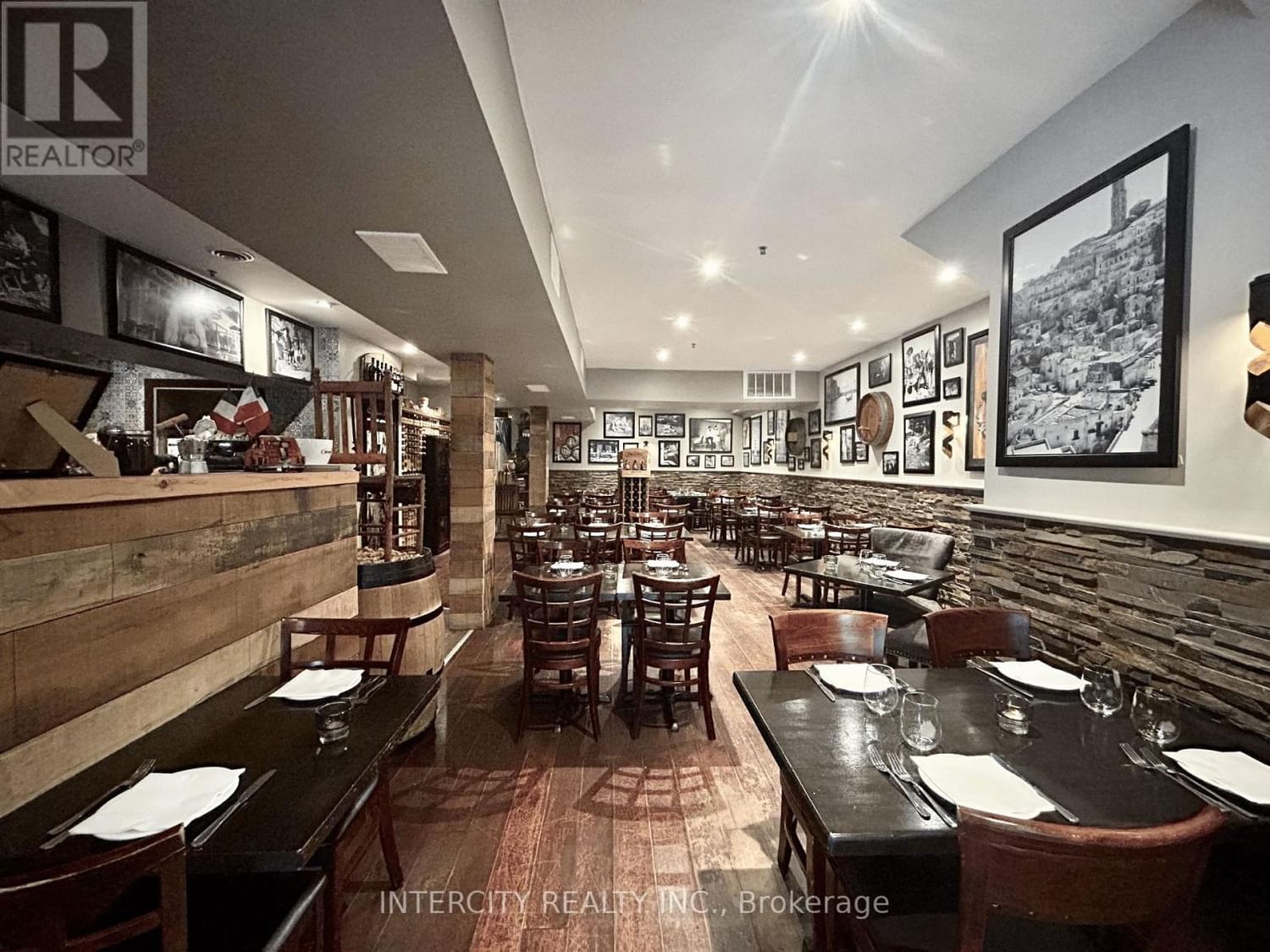 #101 -130 THOMAS ST Image 6