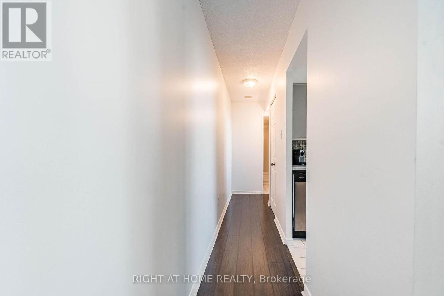 #801 -50 KINGSBRIDGE GARDEN CIRC Image 21