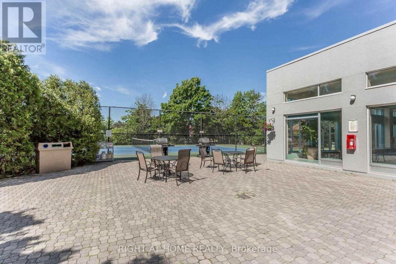 #801 -50 KINGSBRIDGE GARDEN CIRC Image 38