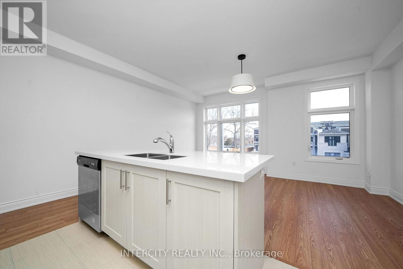 20 TARMOLA PARK COURT Image 15